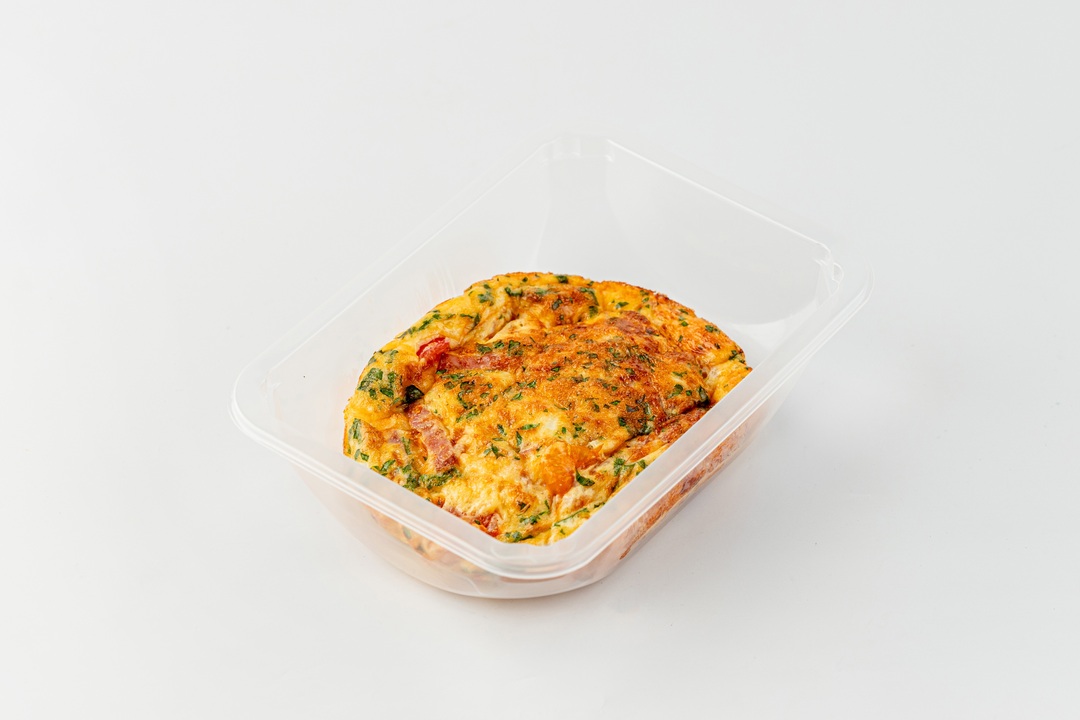 

Омлет с ветчиной, сыром, томатами черри и зеленью 255 г