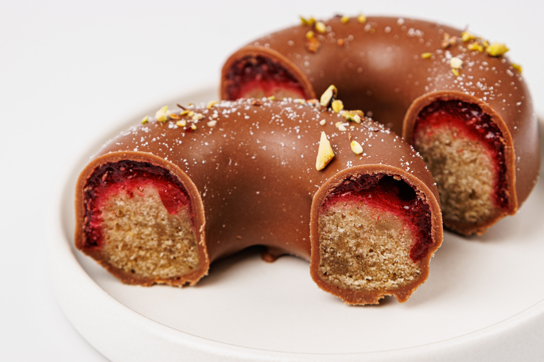 

Пирожное ВкусВилл Имбирный донат с клюквой веган 90 г