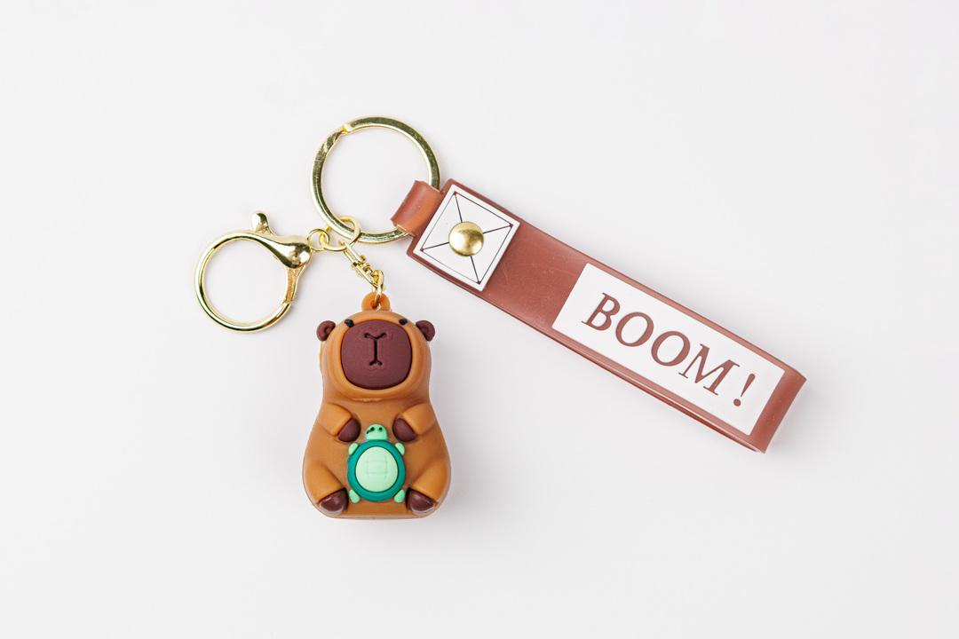 

Брелок Капибара с рюкзачком в ассортименте