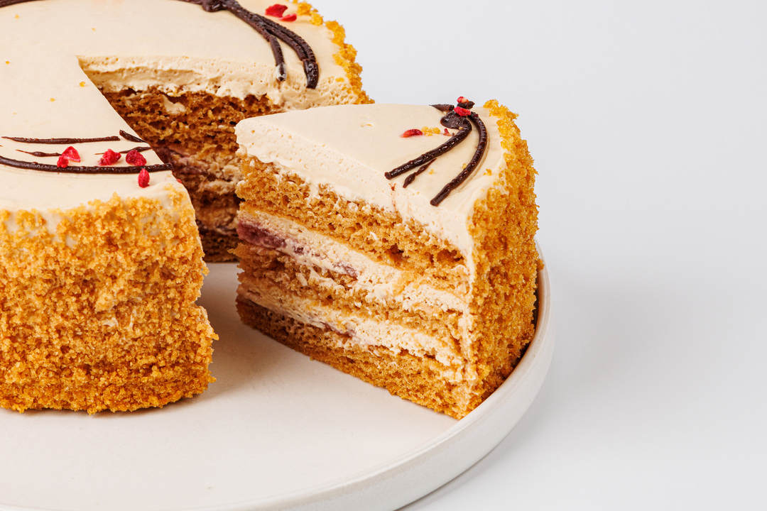 

Торт Карамелька с малиной 400 г