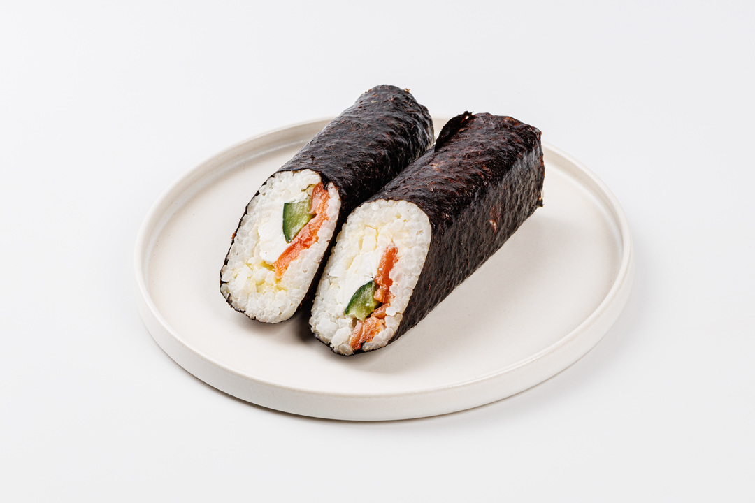 

Ролл ВкусВилл Симфония классики с сёмгой и творожным сыром 180 г