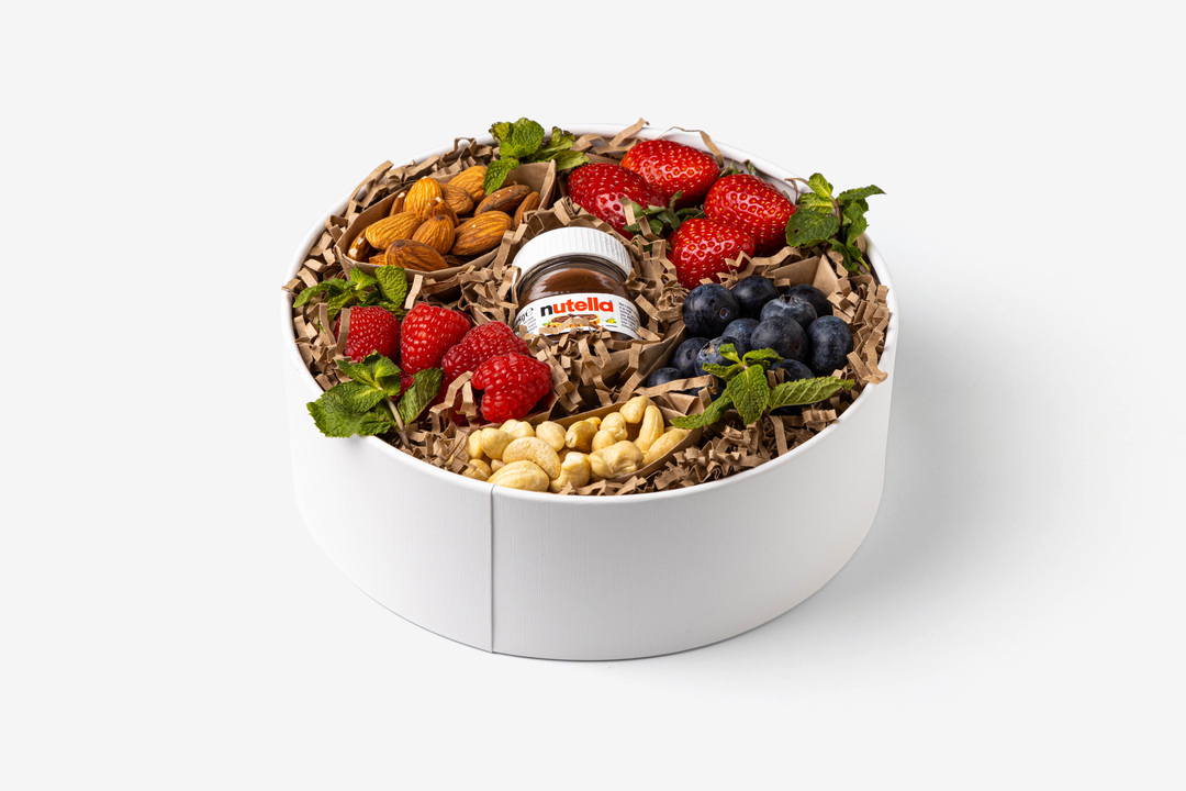 

Подарочный набор Фруткорт Ягодно-ореховый сладкий с нутеллой 435 г