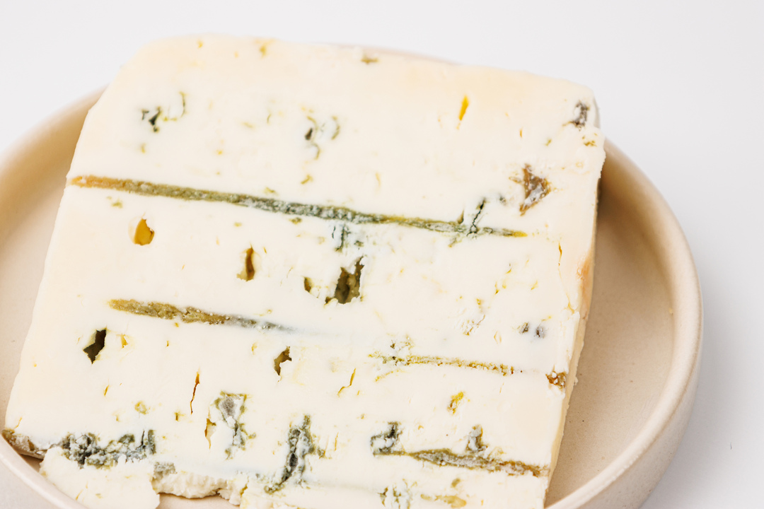 

Сыр с голубой плесенью Пикантный 100 г