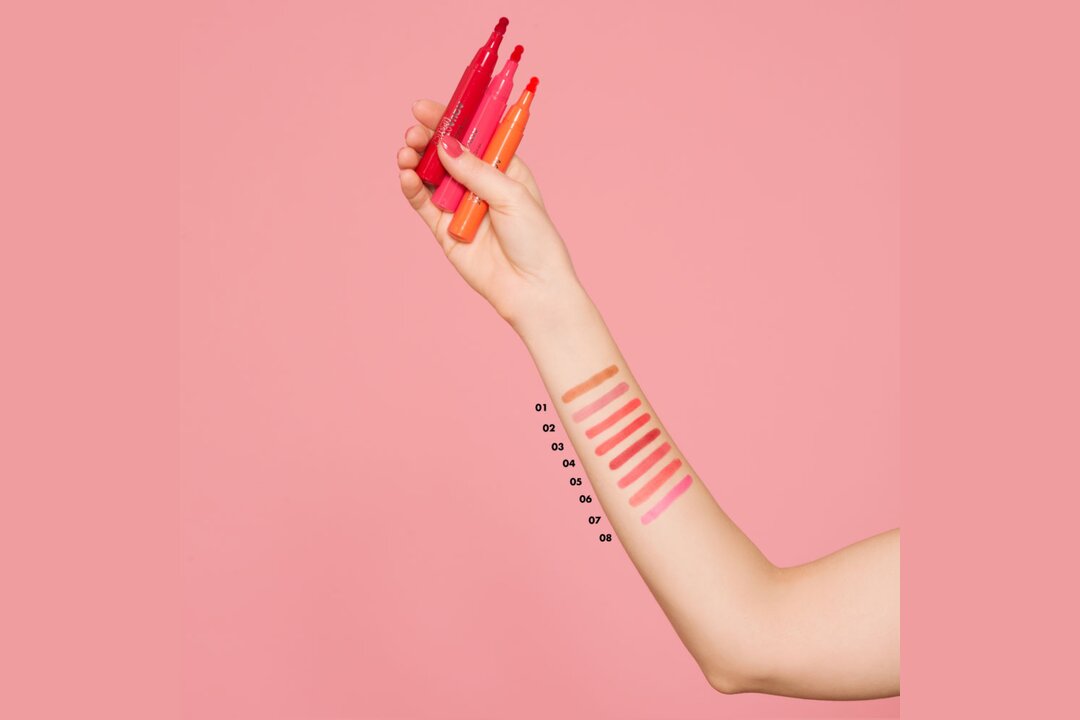 

Тинт для губ Deborah Milano Aqua tint lipstick 05 Глубокий красный 2.5 г