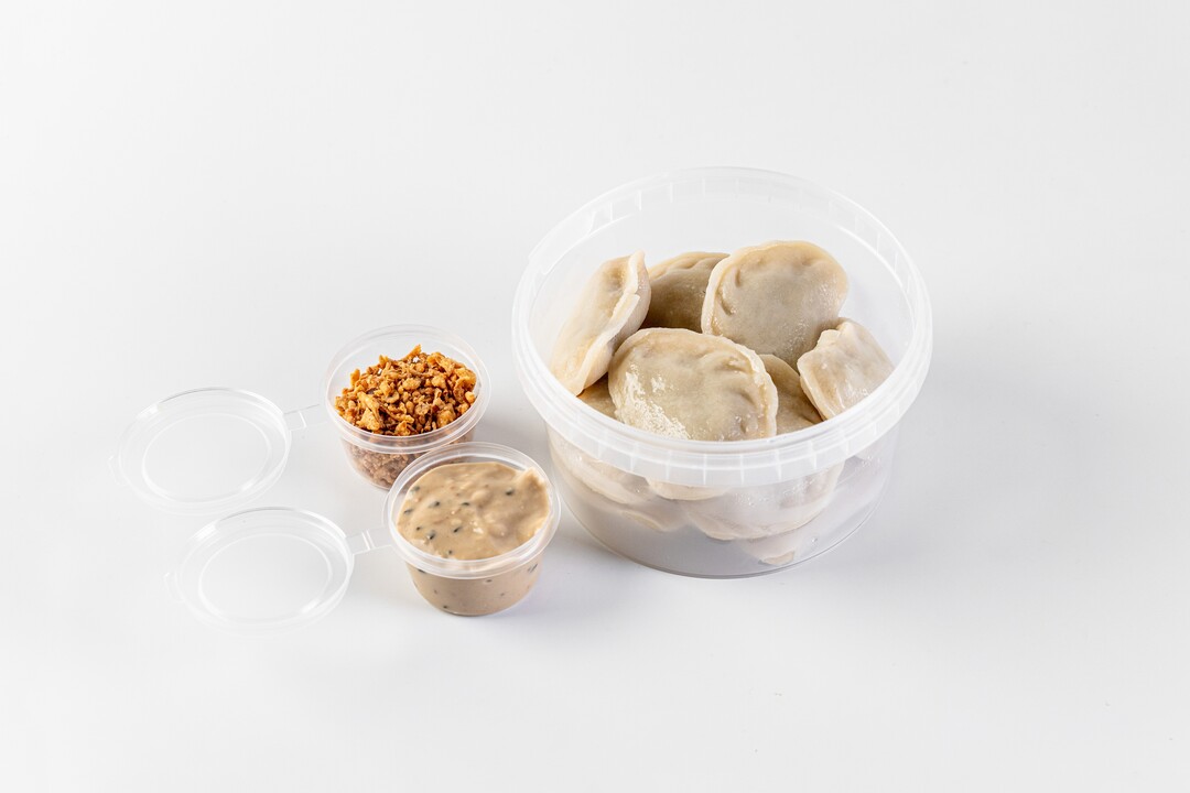 

Вареники постные с картофелем, грибами и кунжутным соусом 250 г