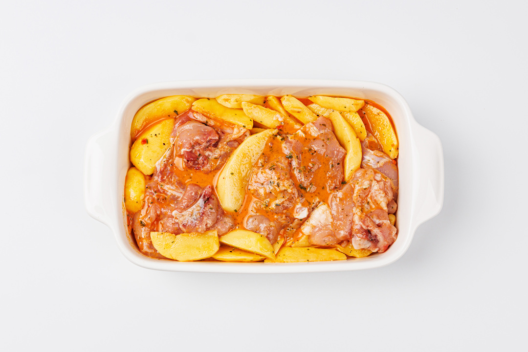 

Бескостное мясо бедра цыплёнка бройлера с картошечкой по-домашнему 900 г