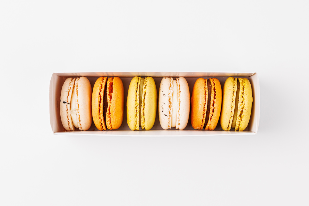 

Набор пирожных макарон Ваниль, фисташка, соленая карамель 6 шт. 96 г