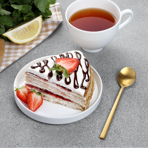 

Торт Лента Fresh Блинный со сливочно-творожным кремом и вишневой начинкой вес