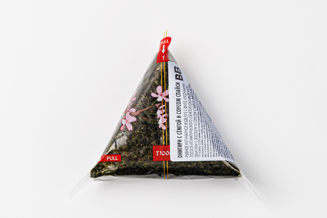 

Онигири ВкусВилл с семгой и соусом Спайси 110 г