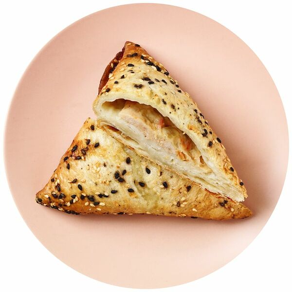 Самса Пятёрочка с курицей и овощами 100 г