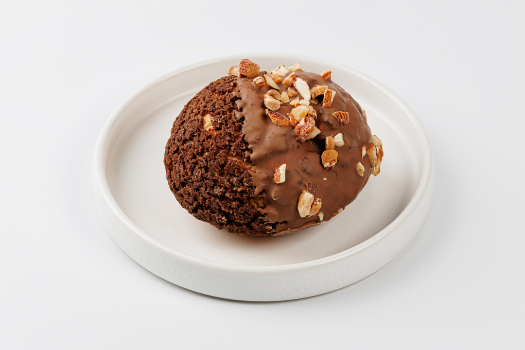 

Шу шоколадное в глазури с миндалём замороженное 80 г