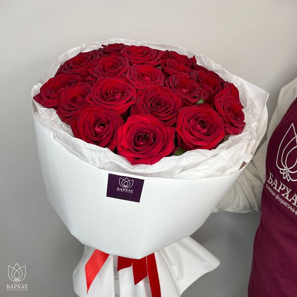 Букет из цветов, монобукет из роз Красный бархат М