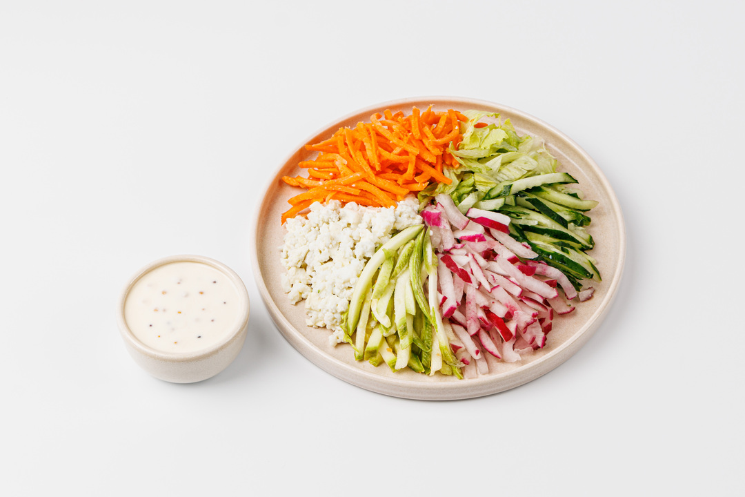 

Салат ВкусВилл из летних овощей 380 г