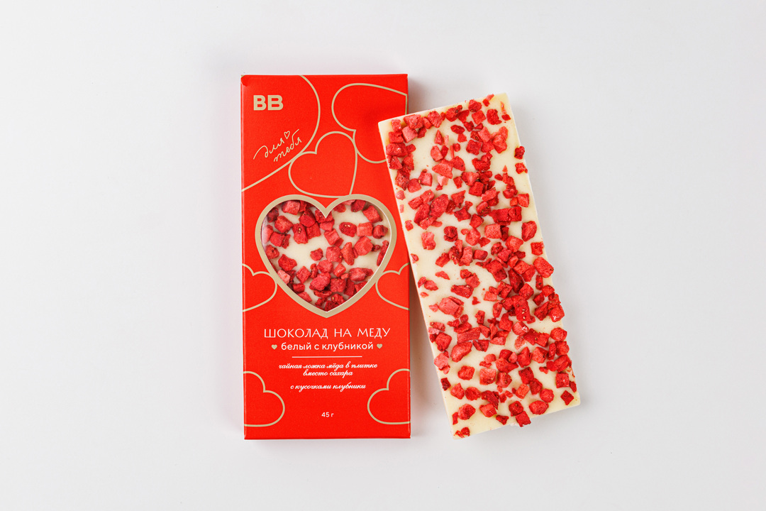 

Шоколад белый на меду с клубникой 45 г