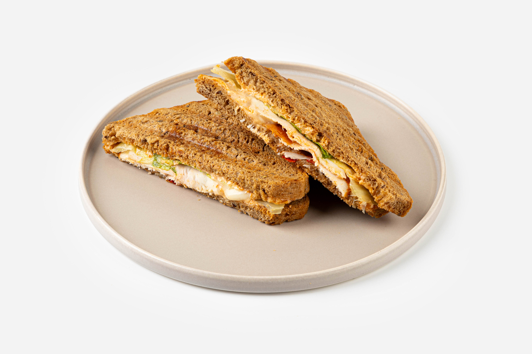 

Сэндвич с курицей и печеным перцем, кафе 200 г