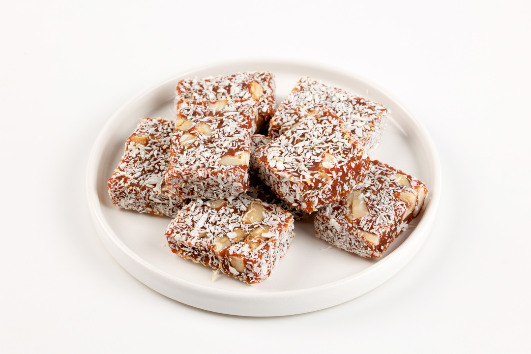 

Пастила фруктово-овощная из яблока, моркови с фундук, клюквой и кокосом 100 г