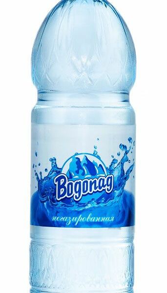Вода питьевая негазированная Водопад 1.5 л