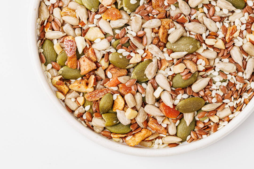 

Смесь семян Superfood Mix с курагой, сушеным яблоком и миндалем 270 г