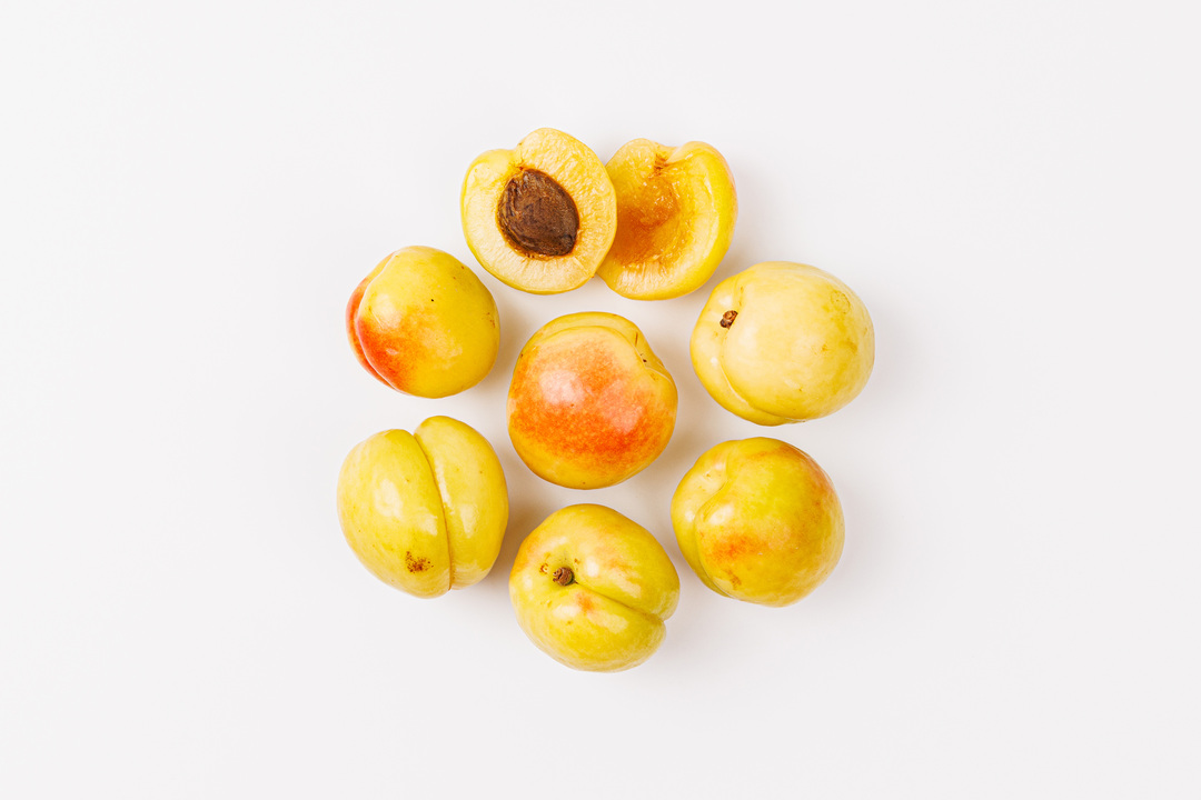 

Абрикос гладкий в стаканчике