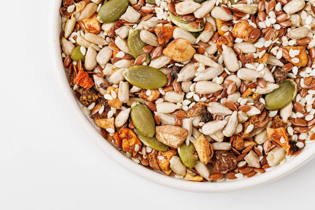 

Смесь семян Superfood Mix с черносливом, сушеным яблоком и инжиром 270 г
