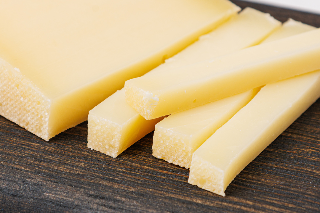 

Сыр твердый ВкусВилл истринский вес