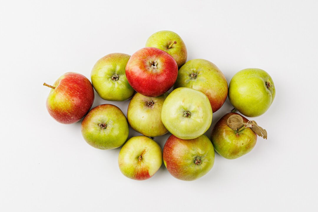 

Яблоко молодое Женева вес