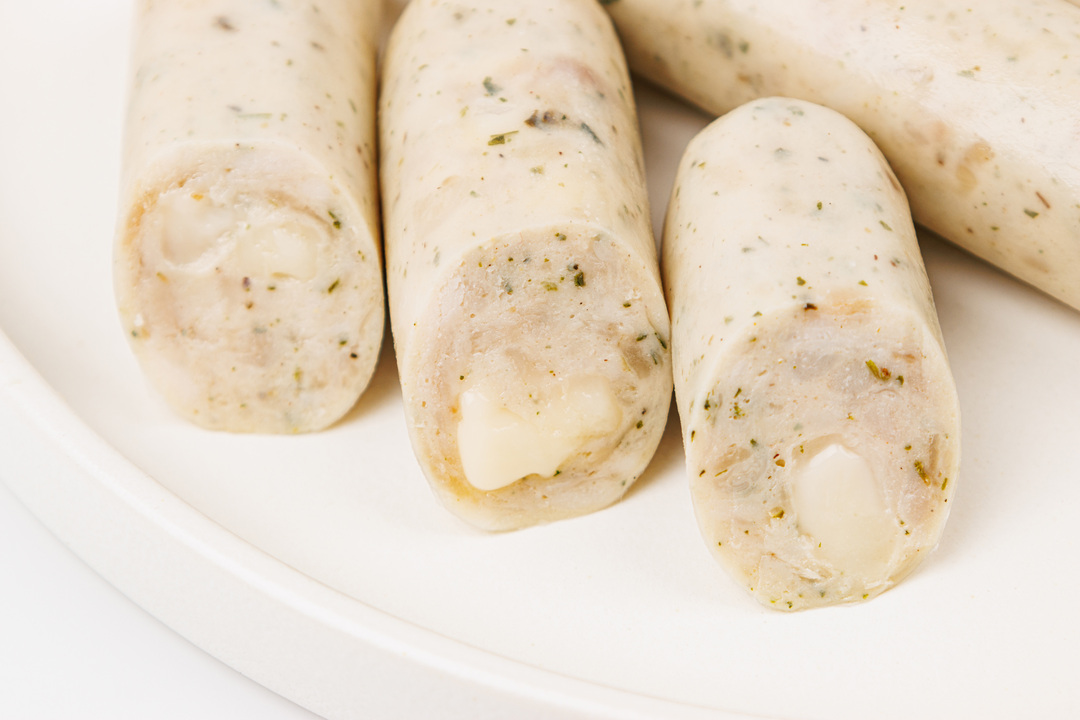 

Колбаски для жарки из курицы с сыром и травами ВкусВилл 400 г