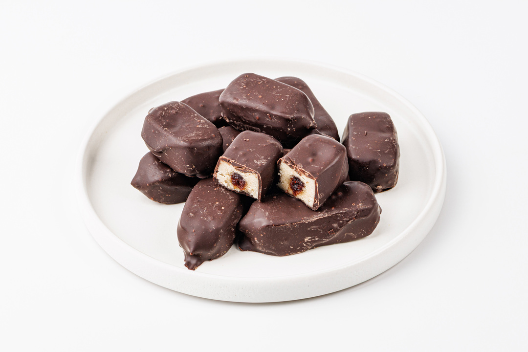 

Конфеты ВкусВилл Марципан с клюквой в темном шоколаде 150 г