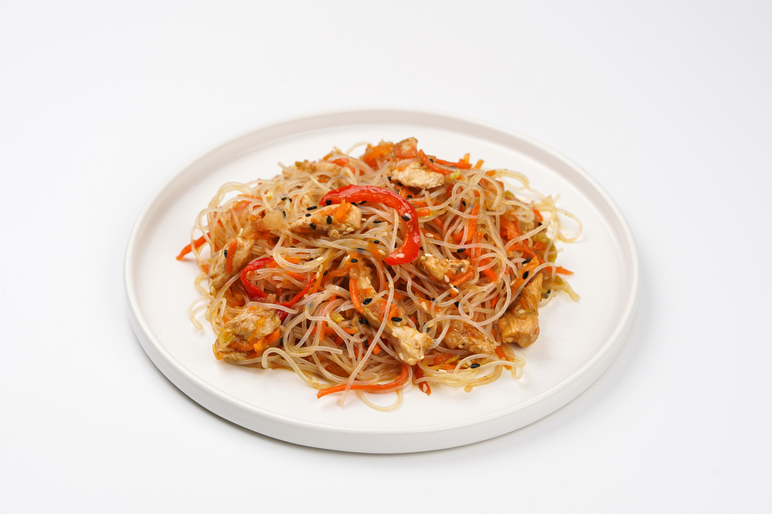 

Фунчоза с курицей и овощами 200 г