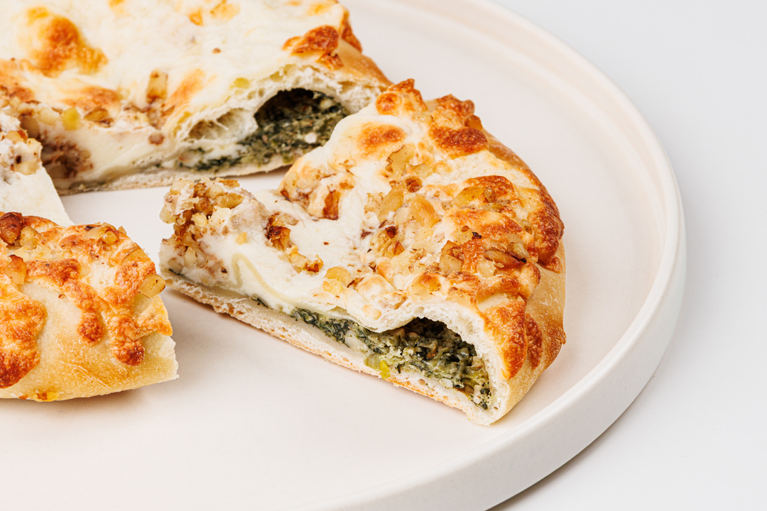 

Хачапури ВкусВилл по-мегрельски с шпинатом, зеленью и грецким орехом 250 г