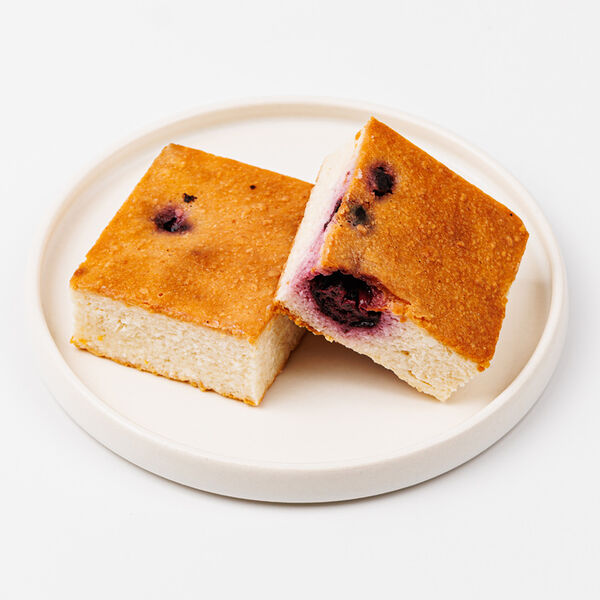 Запеканка творожная с черной смородиной, 100г