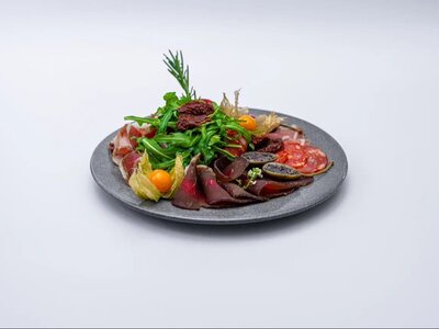 Итальянские мясные деликатесы