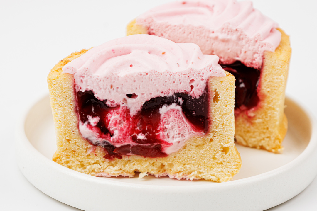 

Пирожное ВкусВилл Бисквитные башенки с ягодным кремом 125 г