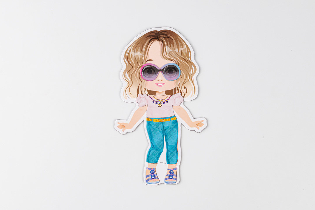 

Игра магнитная Модная девчонка