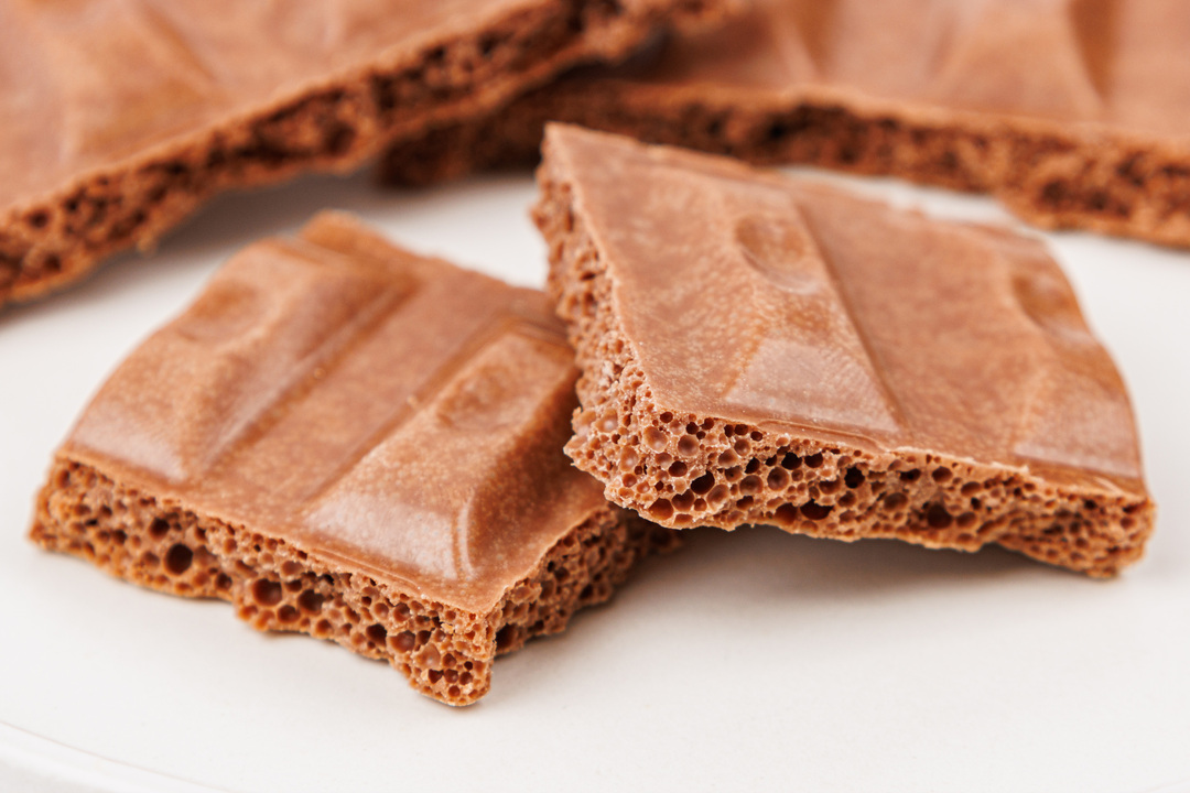 

Шоколад ВкусВилл молочный пористый 65 г