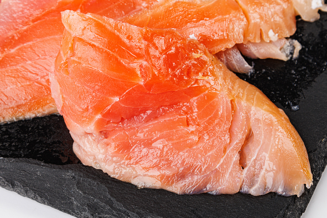 

Ассорти ВкусВилл холодного копчения из семги форели и тунца 150 г