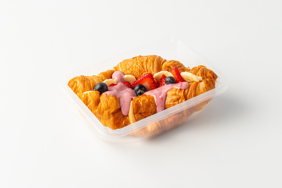 

Круассан ВкусВилл с ягодным ассорти и брусничным соусом 200 г