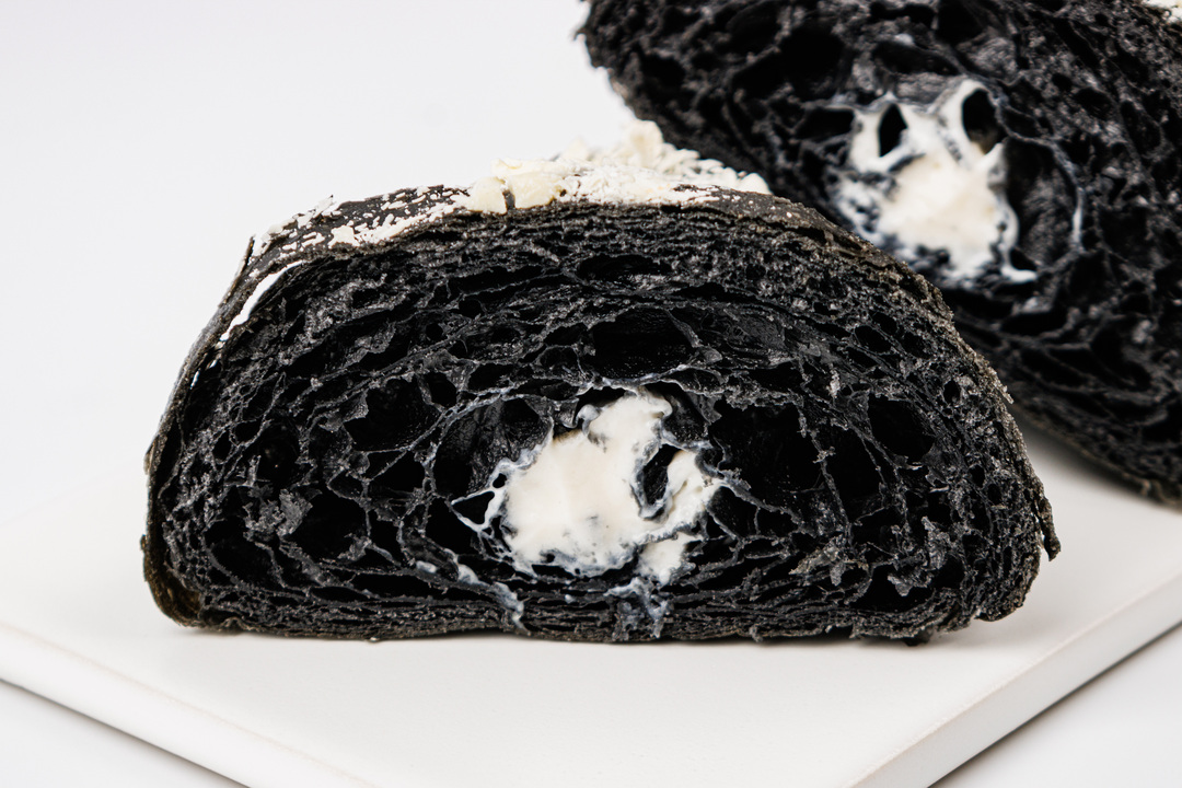 

Круассан черный ВкусВилл с заварным кремом 95 г