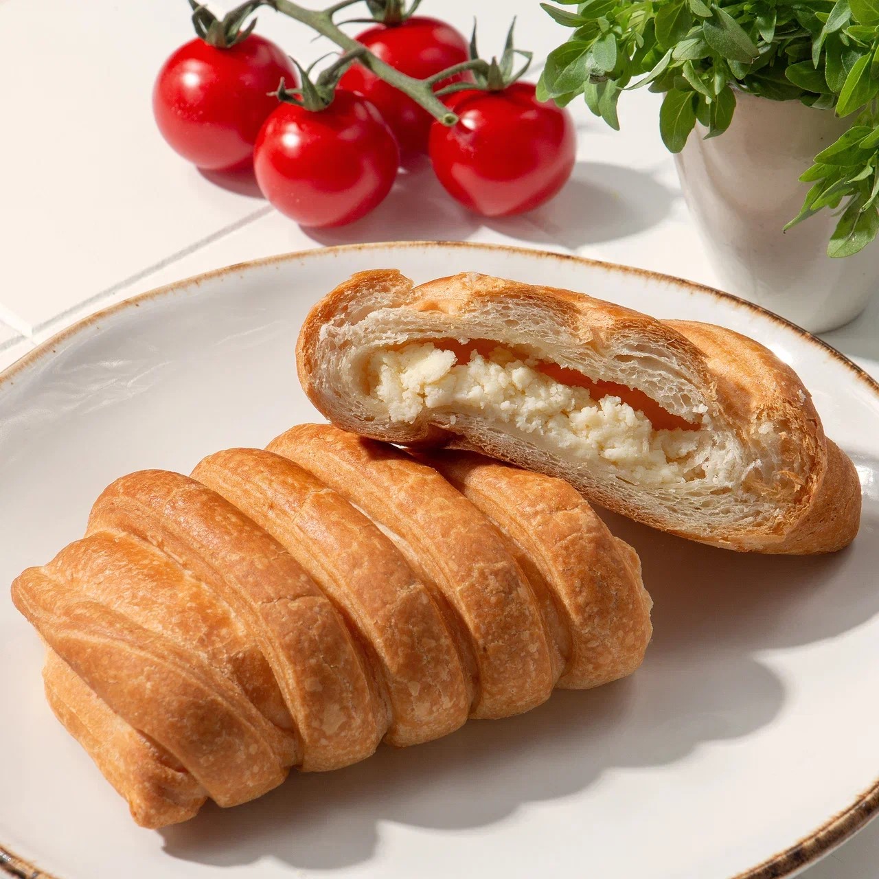 

Слойка Черёмушки с сыром 90 г