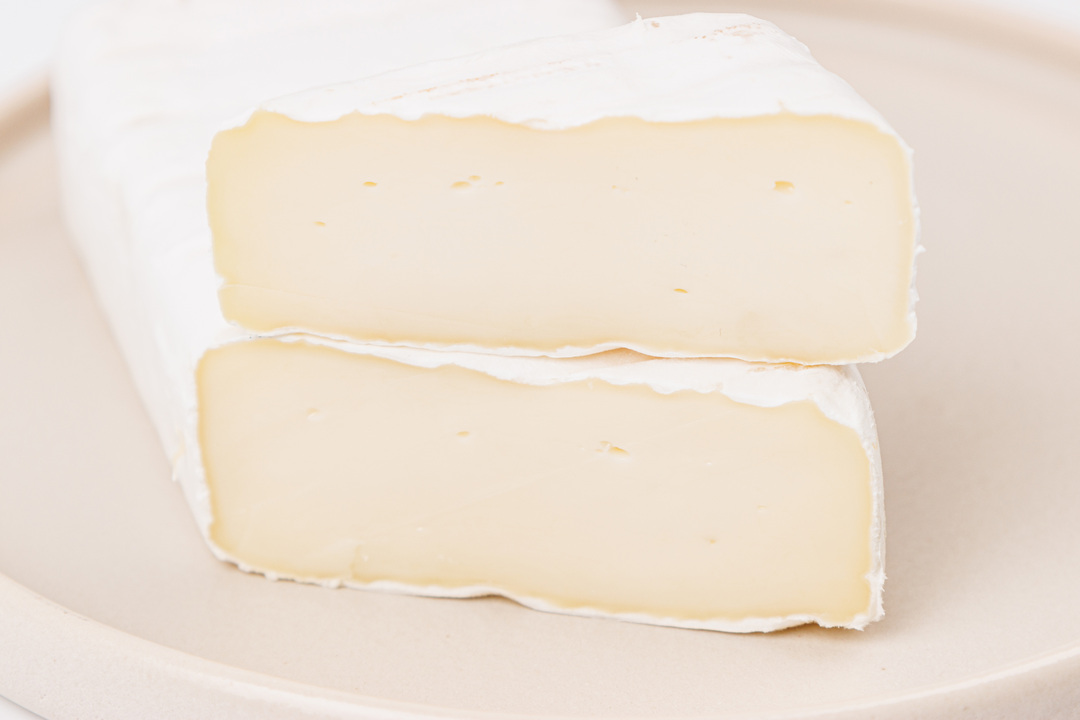 

Сыр с белой плесенью Камамбер ВкусВилл безлактозный 125 г