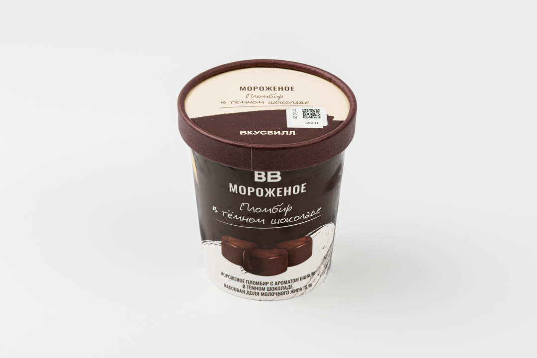 

Мороженое пломбир в темном шоколаде