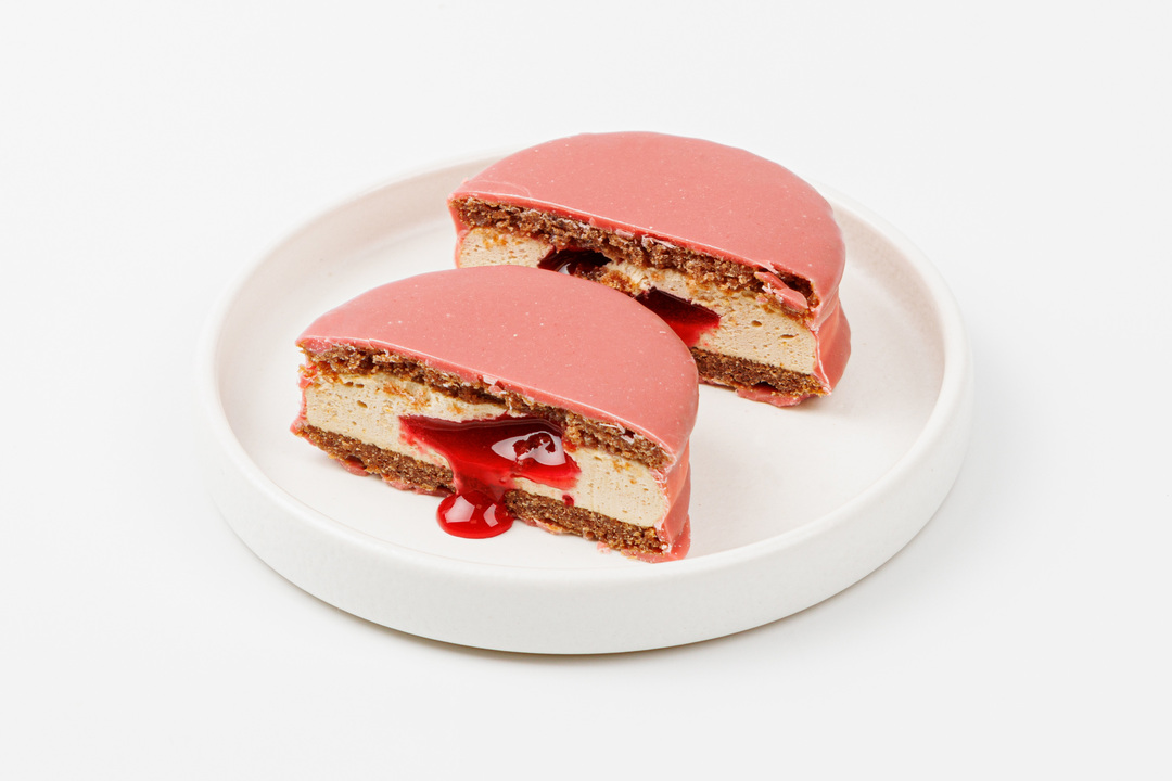 

Пирожное веган Sweet бисквит с ягодным суфле 55 г