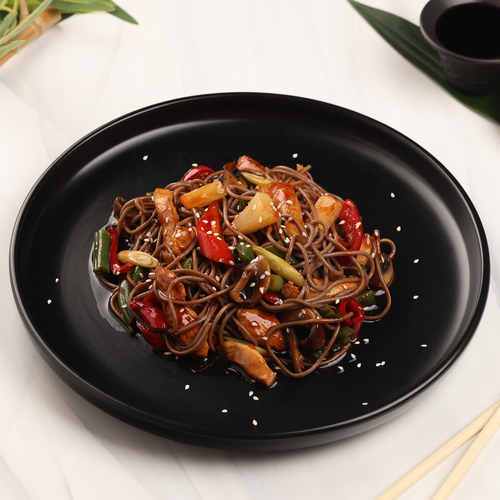 

Куриное филе в кисло-сладком соусе WOK c гречневой лапшой, 400 г