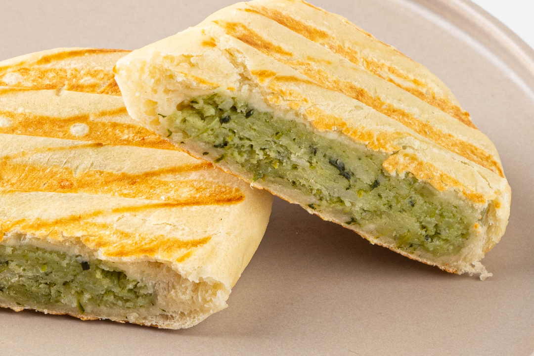 

Лепешка с сыром и шпинатом ВкусВилл кафе 115 г