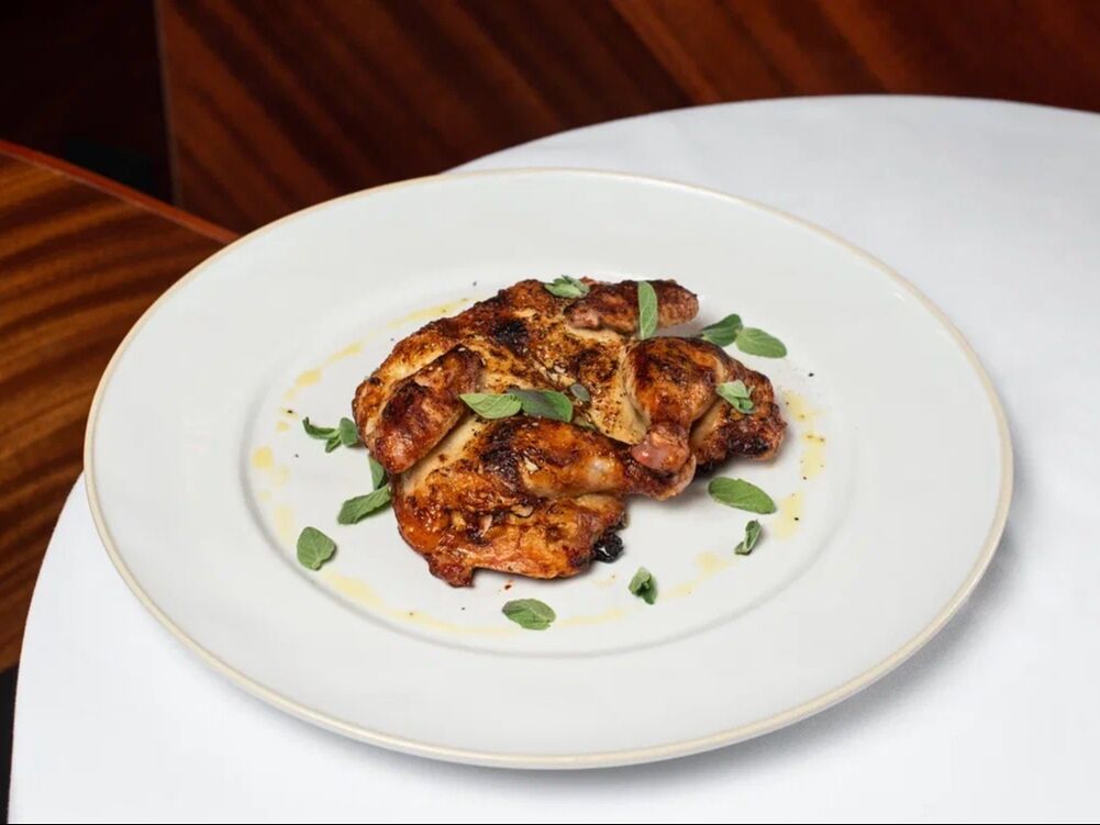 Фермерский цыпленок на гриле