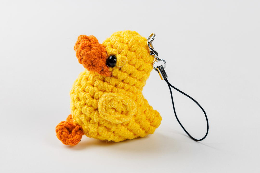 

Брелок ВкусВилл вязаный утя