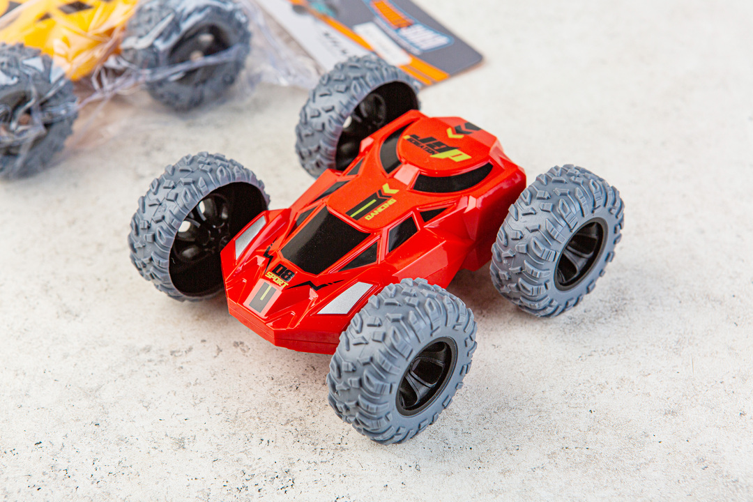 

Машинка-перевертыш Наша игрушка инерционная 1 шт. в ассортименте