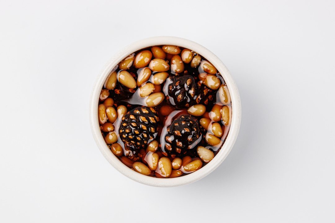 

Варенье ВкусВилл из сосновой шишки с кедровым орехом 150 г