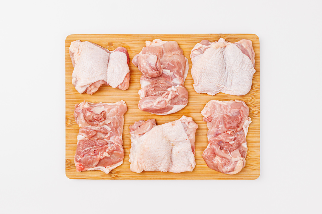 

Мясо бескостное бедра цыплят-бройлеров с кожей вес