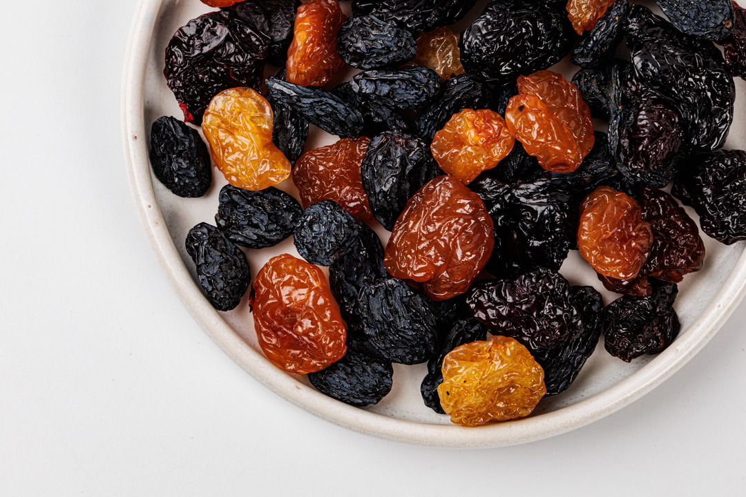 

Смесь для выпечки ВкусВилл из черешни желтой, вишни и изюма 50 г